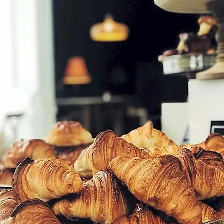 Logis Le Bellevue فندق Voglans